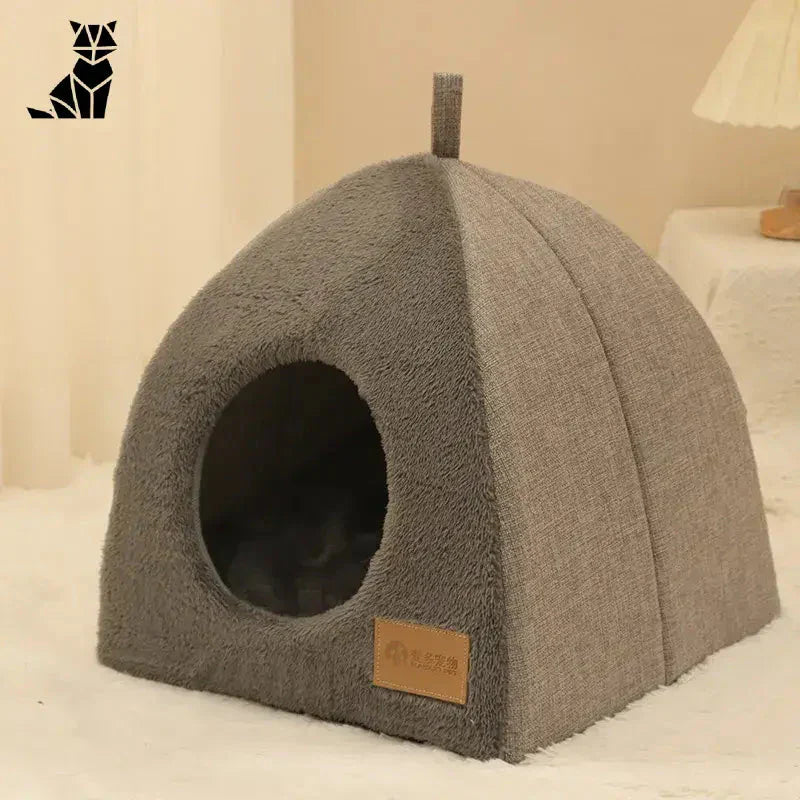 Cozy Cat Hut : maison pour chat facile à nettoyer avec un chat à l’intérieur, parfaite pour votre ami félin